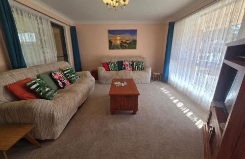 Narrawallee Casa | Seascape Macleay Street - walk to beach