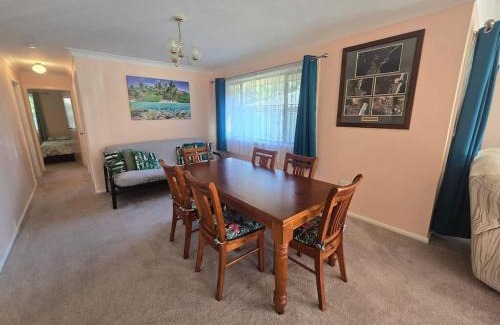 Narrawallee Casa | Seascape Macleay Street - walk to beach