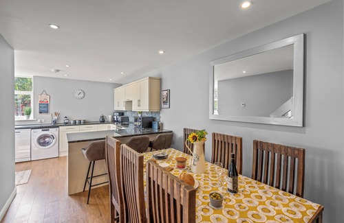 Cremyll Cabaña | SEASCAPE, pet friendly, with a garden in Kingsand
