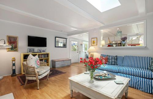 Montecito Villa | Seashell Cottage by Paradise Retreats