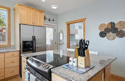 Birch Bay Casa | Seashell Cottage w/ Ocean Views, Hot Tub & Game Room: Ideal for Family & Pets