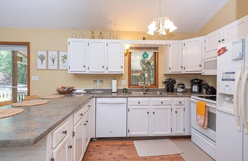 Ocean Pines Casa | Seashell Shores Beach House-Non Group Rental