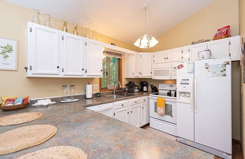 Ocean Pines Casa | Seashell Shores Beach House-Non Group Rental