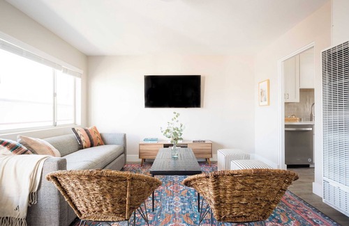 Village of La Jolla Apartamento | Seashore III by Avantstay In the Heart of La Jolla! 5mins From the Beach!