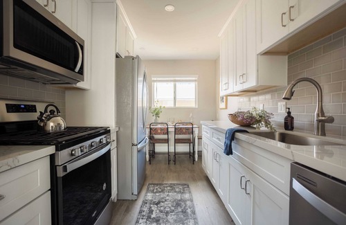 Village of La Jolla Condominio | Seashore VI by Avantstay Cozy La Jolla Flat 5mins From the Beach!