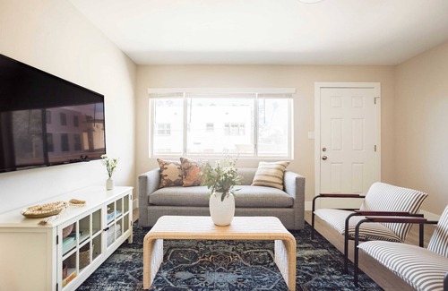 Village of La Jolla Condominio | Seashore VI by Avantstay Cozy La Jolla Flat 5mins From the Beach!
