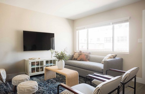 Village of La Jolla Condominio | Seashore VI by Avantstay Cozy La Jolla Flat 5mins From the Beach!