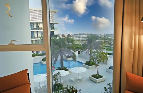 Saadiyat Cultural District Apartamento | Seaside 1BR Retreat in Saadiyat Island - Pool, Gym & Near Saadiyat Beach & Louvre Abu Dhabi