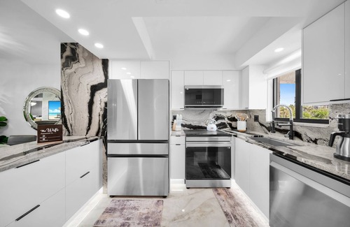 Mid Island Condominio | Luna Sea es un impresionante condominio frente al mar de 2br / 2ba ubicado en Ft Myers Beach, F