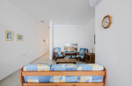 Għadira Apartamento | Seaside 2bed Apartment Ghadira! By Homely