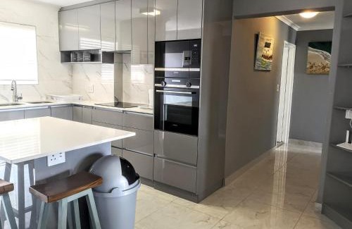 West Beach Apartamento | Seaside 3 bed unit with views