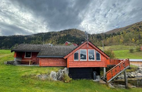 Balestrand Casa | Seaside 3-bedroom Holiday home