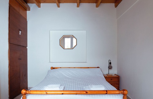 Nea Makri Complejo | Seaside 5 Bedroom Spacious Villa close to airport