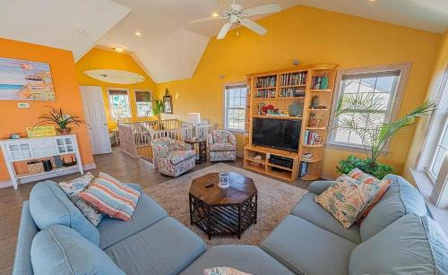 Rodanthe Casa | Seaside 5BR Caribbean Escape near the Rodanthe Pier