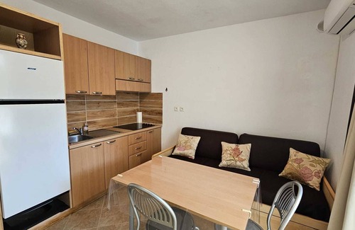 Bravone Apartamento | SEASIDE APARTMENT WITH POOL