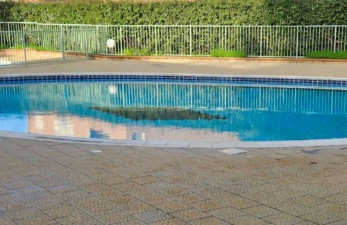 Bravone Apartamento | SEASIDE APARTMENT WITH POOL