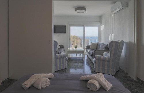 Saronida Apartamento | Seaside Bliss Flat