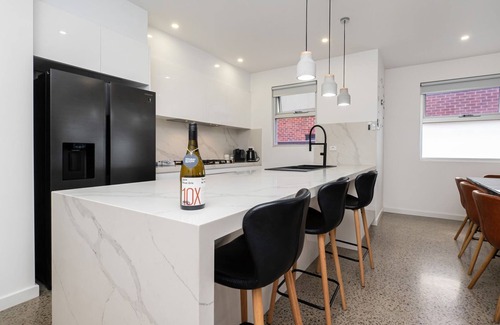 Dromana Casa | Seaside Breeze Luxe Retreat with Heated Pool