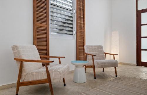 Puerta de Tierra Apartamento | Seaside Caribbean Comfort - Between Beach and City