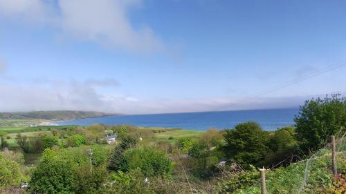 Curragh Chalet De Esquí | Seaside chalet in Ardmore with breathtaking views