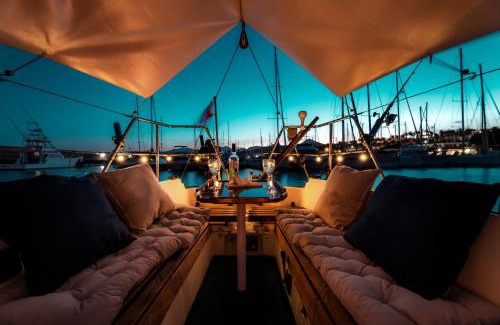 Puerto Calero Alquiler De Eote | Seaside Chill-out Stay on a Sail Yacht