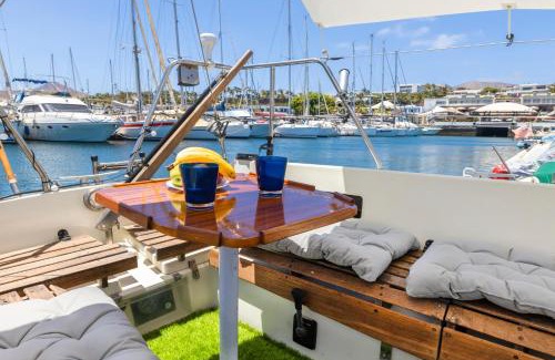 Puerto Calero Alquiler De Eote | Seaside Chill-out Stay on a Sail Yacht
