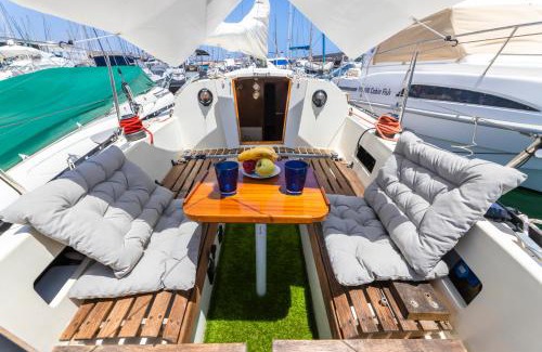 Puerto Calero Alquiler De Eote | Seaside Chill-out Stay on a Sail Yacht