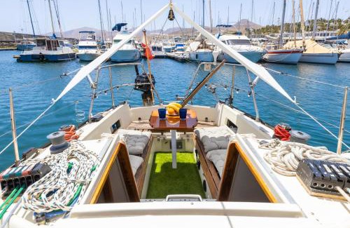 Puerto Calero Alquiler De Eote | Seaside Chill-out Stay on a Sail Yacht