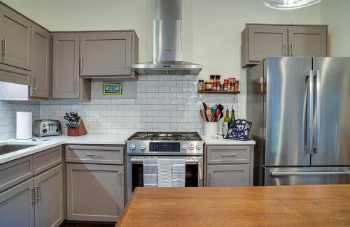 Isle of Palms Casa | Seaside Cottage 81 - Pristine Grand Pavilion Home Pool Pass