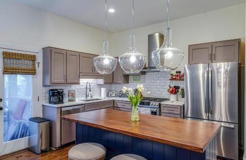 Isle of Palms Casa | Seaside Cottage 81 - Pristine Grand Pavilion Home Pool Pass