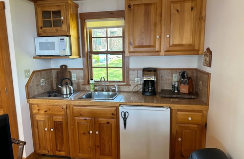 Lincolnville Cabaña | SEASIDE COTTAGE- LOON- Town of Lincolnville
