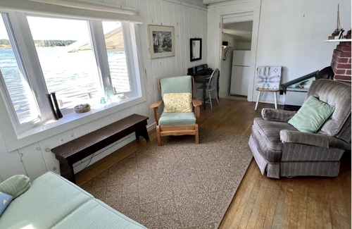 Bass Harbor Casa | Seaside Cottage to Die For