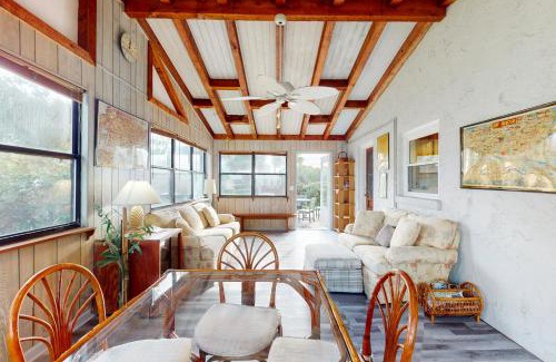 Vilano Beach Casa | Seaside Cottage