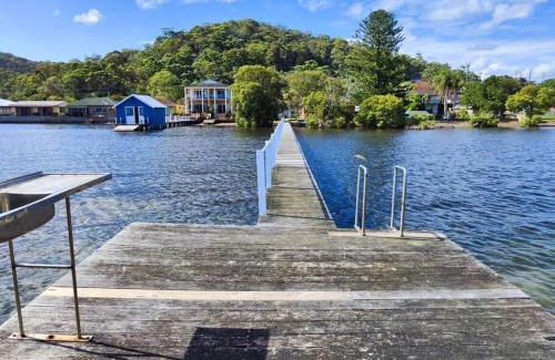 Tascott Casa | Seaside Cottage with Jetty