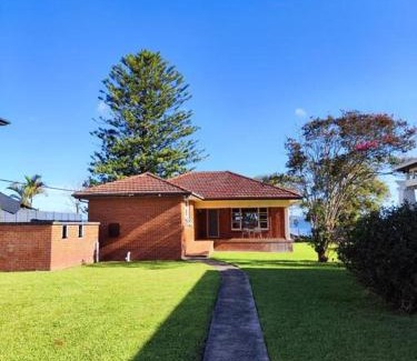 Tascott Casa | Seaside Cottage with Jetty