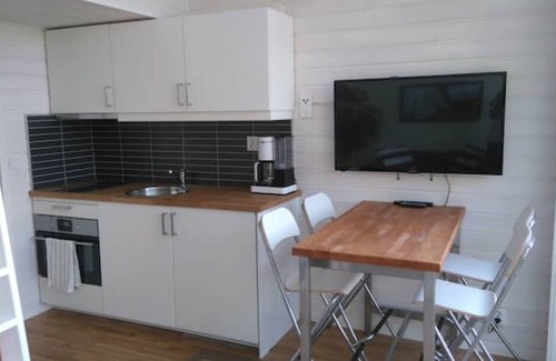 Tofta Cabina | Beach cottage by the sea with its own lake plot, jetty and boat