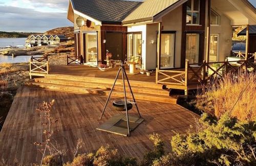 Steinsland Casa | Seaside Dream Cabin With Jacuzzi