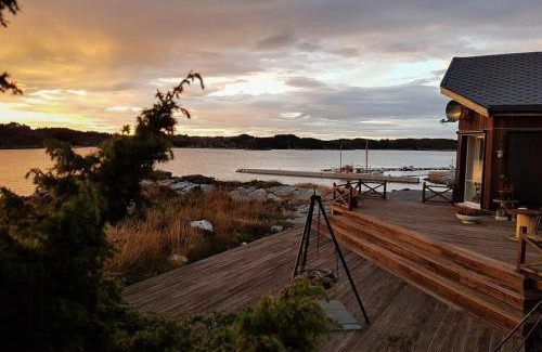 Steinsland Casa | Seaside Dream Cabin With Jacuzzi