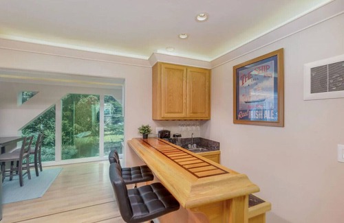 El Granada Casa | Seaside Escape: 1 block to Beach, Private Hot Tub, Fire Pit & BBQ