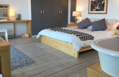 Studland Casa | 5 camas, piscina climatizada de mayo a mediados de octubre, a pie de playa, vistas al mar, moderna casa familiar
