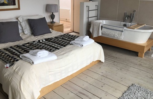 Studland Casa | 5 camas, piscina climatizada de mayo a mediados de octubre, a pie de playa, vistas al mar, moderna casa familiar