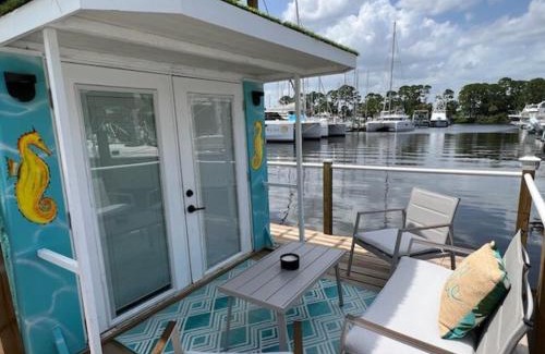 Merritt Island Alquiler De Eote | Seaside Escape A Cozy Houseboat