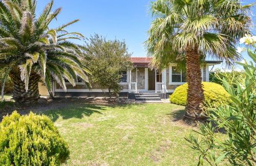 Port Elliot Casa | Seaside Escape Cottage free WIFI Pet Friendly