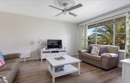 Port Elliot Casa | Seaside Escape Cottage free WIFI Pet Friendly