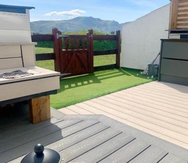 Deganwy Casa | Seaside Escape - Deganwy Beach Cottage - Sea Views & Golf Course Views