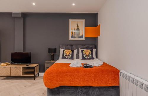 Montpelier Apartamento | Seaside Escape l Steps from Brighton Beach l Balcony l 1BD