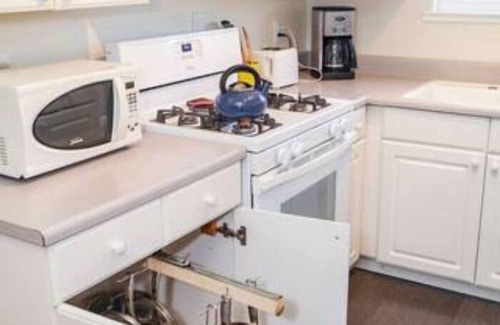 Seaside Casa | Seaside Family House - Sleeps 6 on Monterey Peninsula
