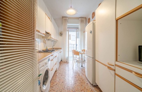 Cavi Apartamento | Seaside Flat x 6 chalkboard! Free Parking