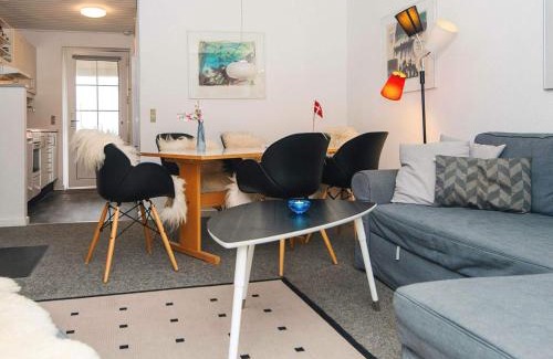 Trans Casa | Seaside Fun Retreat-By Traum