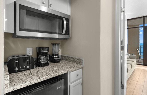 Windy Hill Complejo | Seaside Getaway 1 Bdrm Condo with Spacious Balcony